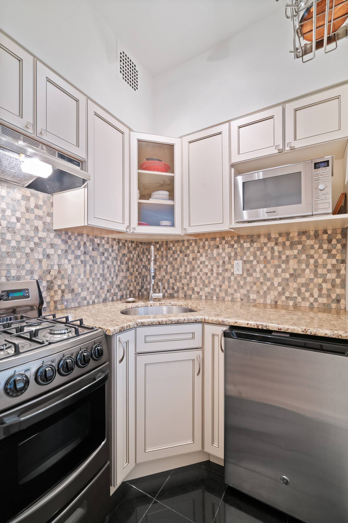 Manhattan, NY 10028,530 E 84th Street #3M