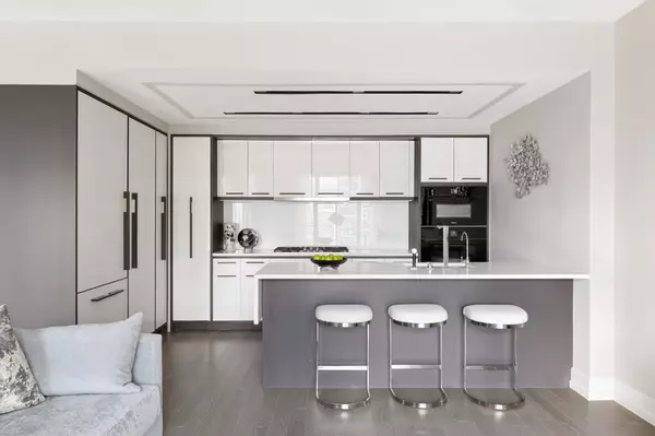 Manhattan, NY 10014,70 Charlton Street #21-A