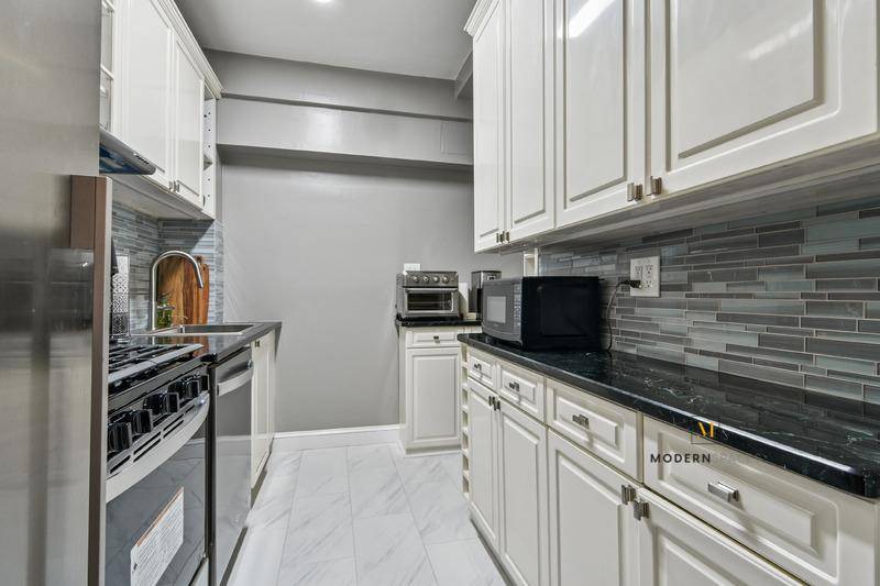Manhattan, NY 10075,225 E 79th Street #8-B