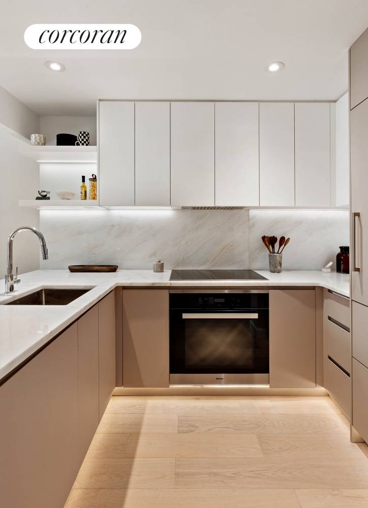 Manhattan, NY 10018,355 W 39TH Street #5A