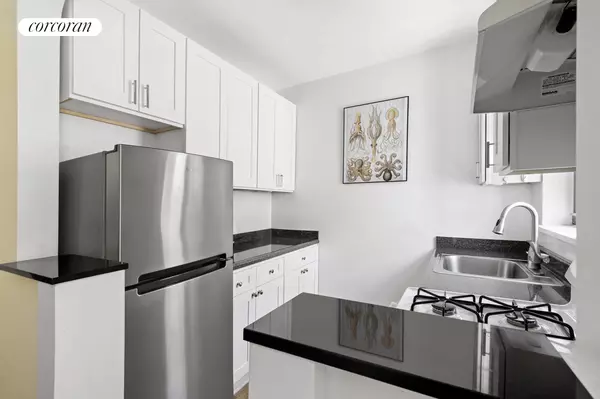 Manhattan, NY 10040,96 ARDEN Street #6K