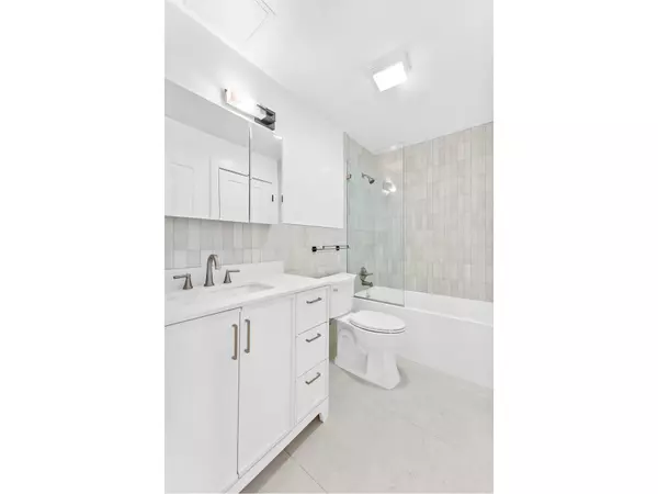 Brooklyn, NY 11233,2108 DEAN Street