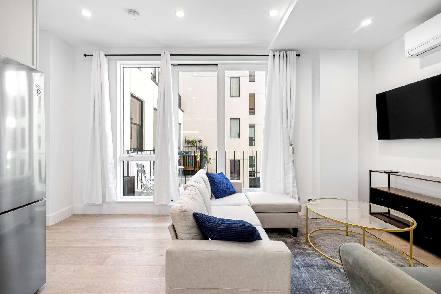 Brooklyn, NY 11226,323 LENOX Road #6D