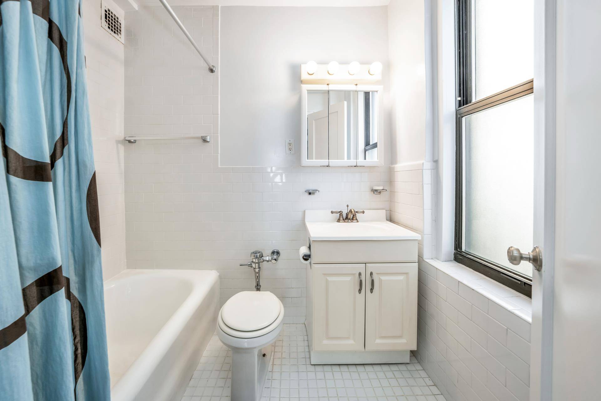 Manhattan, NY 10023,243 W END Avenue #1104