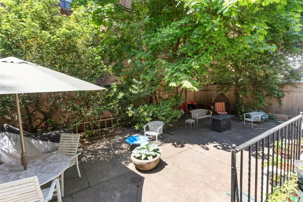 Brooklyn, NY 11218,152 STRATFORD Road