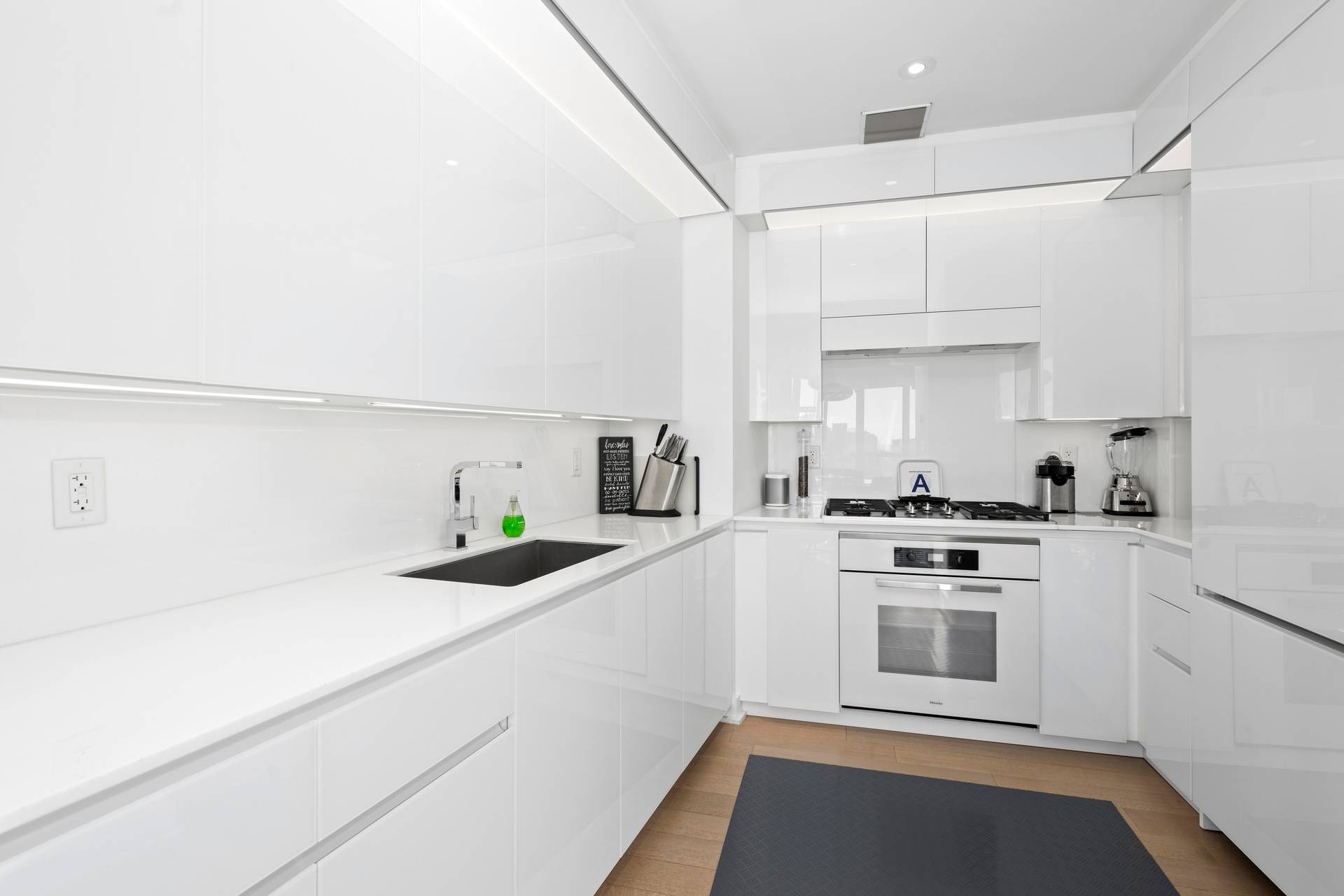 Manhattan, NY 10016,400 Park Avenue S #23-B
