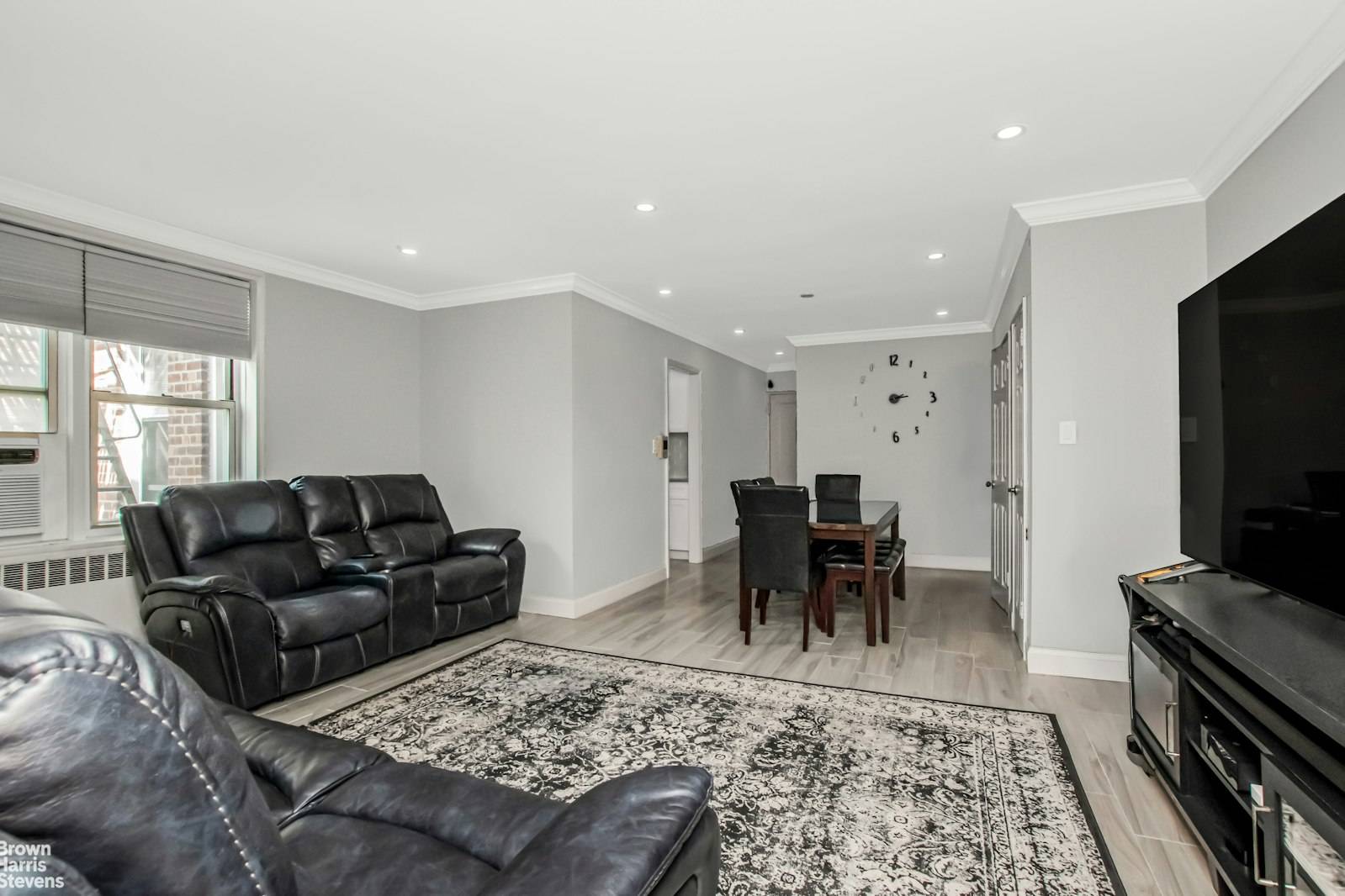 Bronx, NY 10471,5639 NETHERLAND Avenue #5C