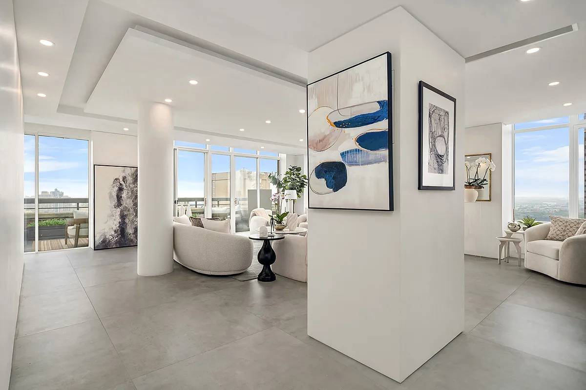 Manhattan, NY 10021,422 E 72nd Street #37AD