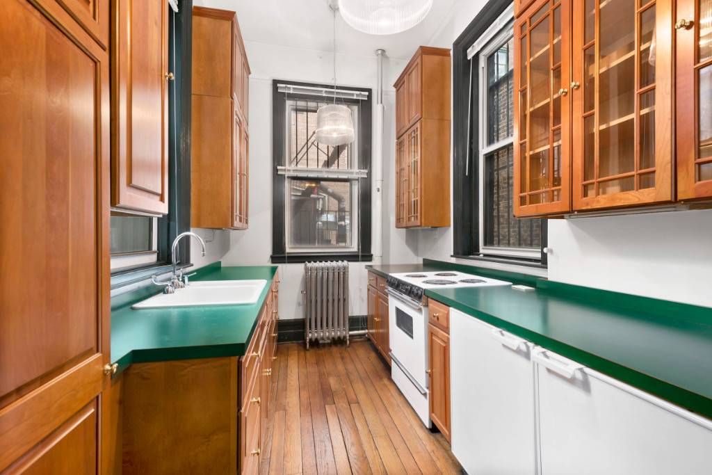 Manhattan, NY 10016,106 Lexington Avenue #2FF