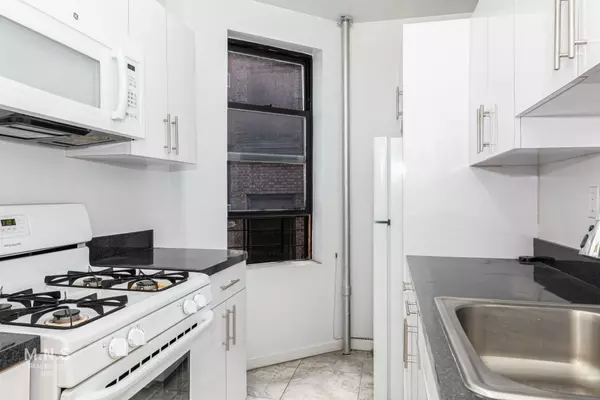 45 Thayer Street #1-D, Manhattan, NY 10040