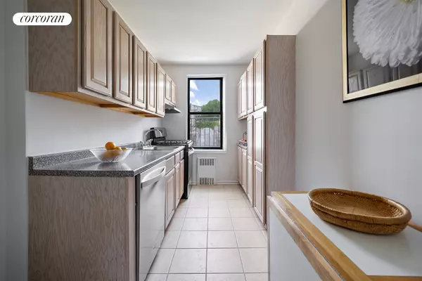 Brooklyn, NY 11218,202 SEELEY Street #2E