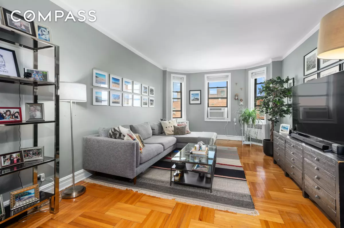 Queens, NY 11372,35-06 88th Street #6B