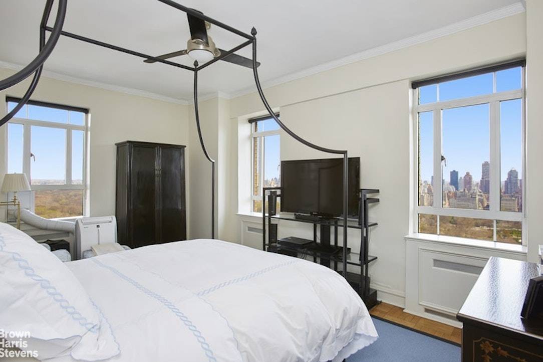 Manhattan, NY 10023,25 CENTRAL Park W #30Q