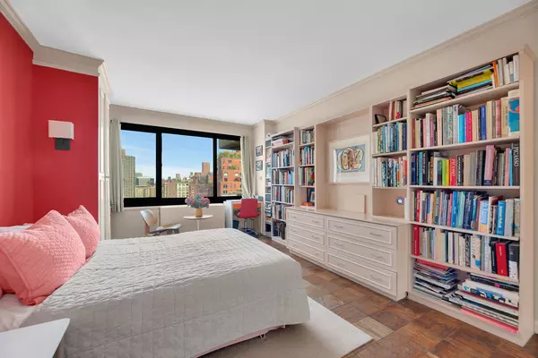 Manhattan, NY 10128,50 E 89TH Street #19B