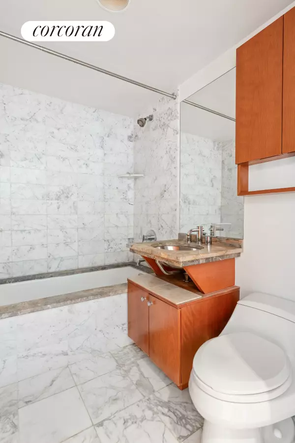 Brooklyn, NY 11249,446 KENT Avenue #7D