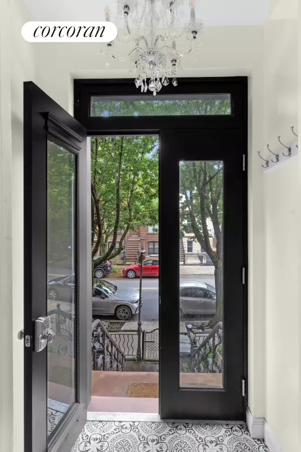 Brooklyn, NY 11233,607 HALSEY Street