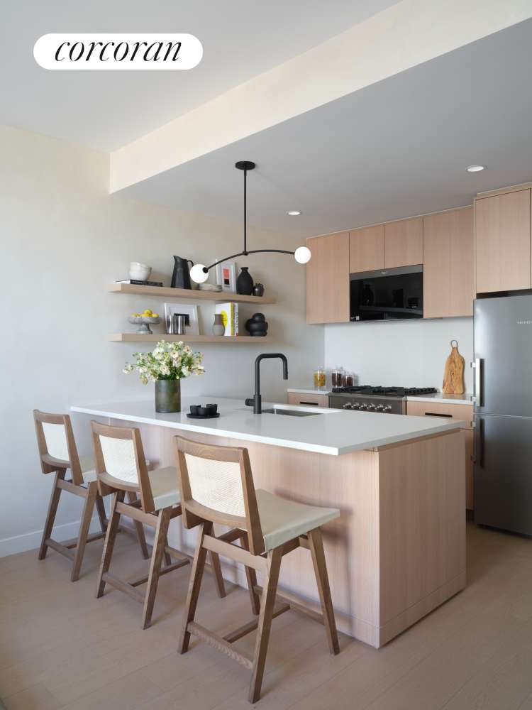 Brooklyn, NY 11249,482 KENT Avenue #612