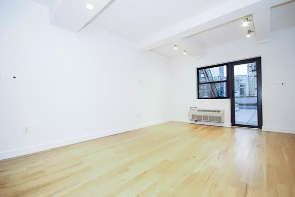 Brooklyn, NY 11222,112 Greenpoint Avenue #2R