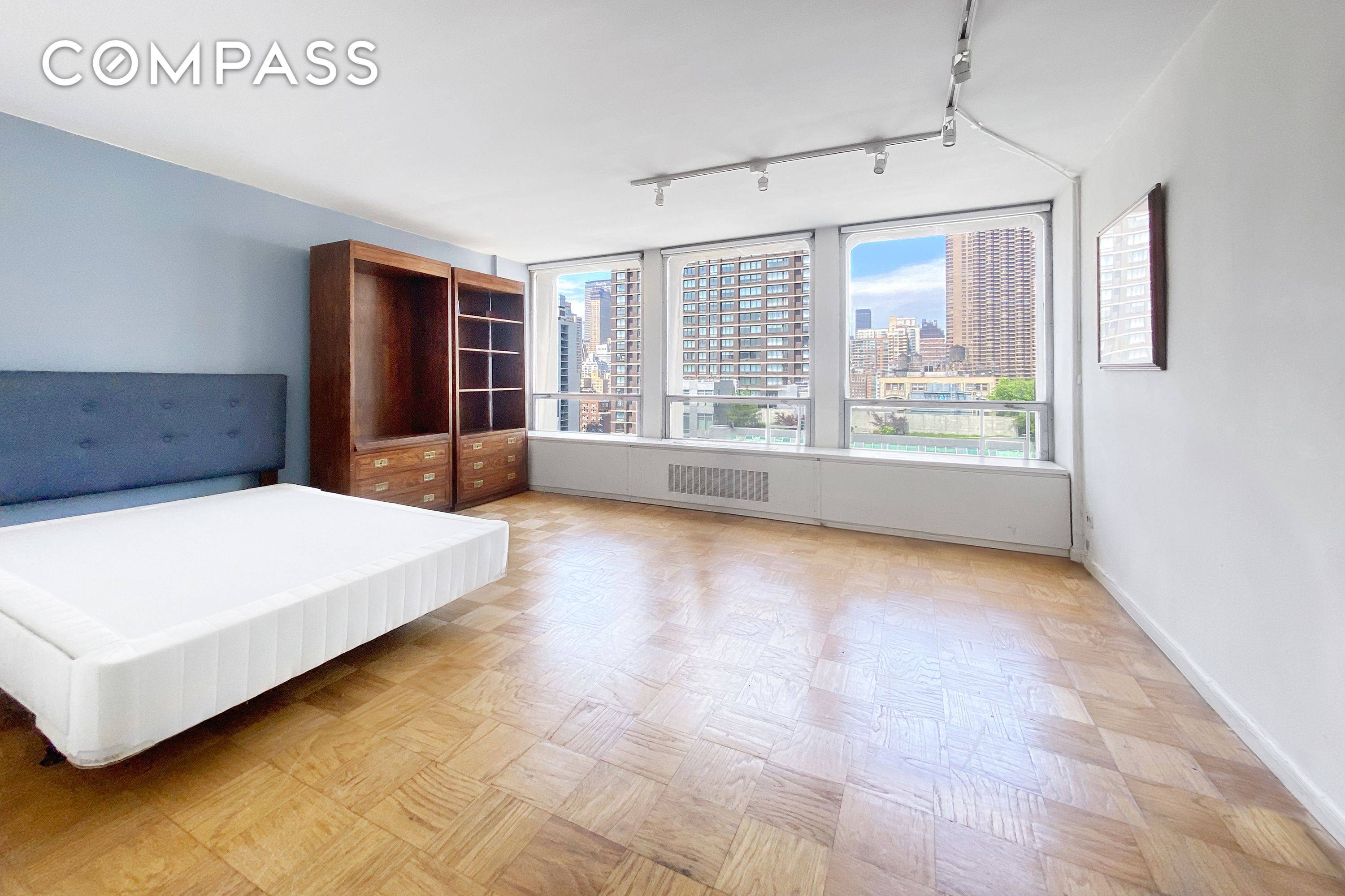 300 E 33rd Street #15F, Manhattan, NY 10016
