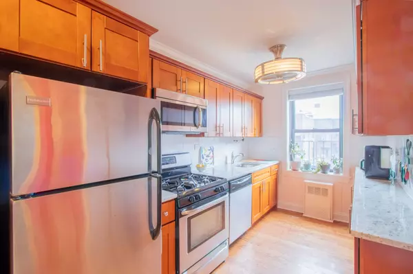 Manhattan, NY 10040,245 Bennett Avenue #7C