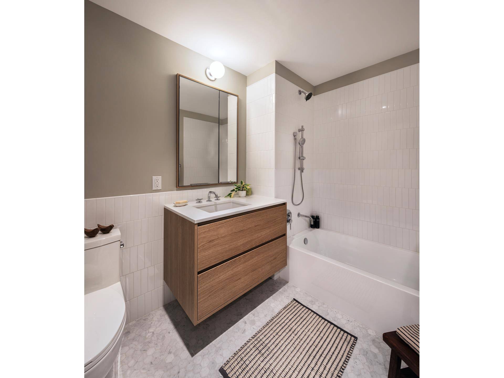 Manhattan, NY 10001,335 8TH Avenue #401
