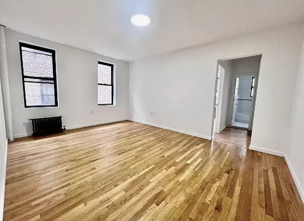 Queens, NY 11372,94-16 34TH Road #E1
