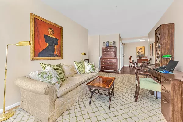 Manhattan, NY 10128,45 E 89TH Street #40K