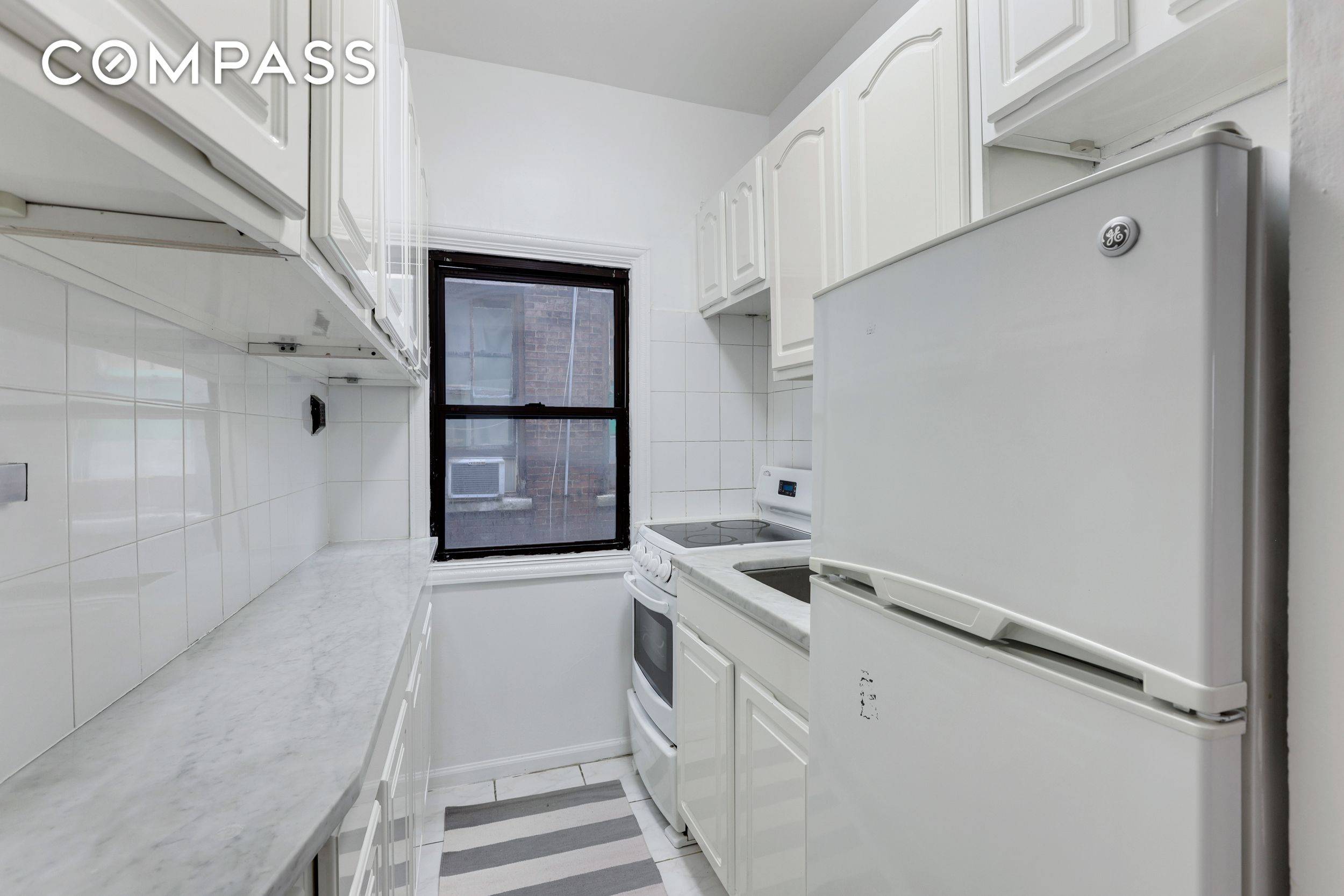 Manhattan, NY 10011,307 W 20th Street #4R