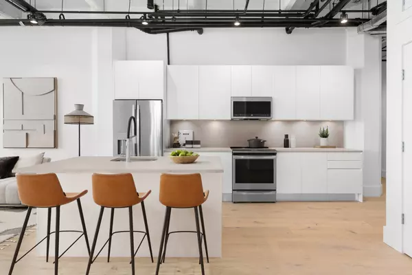 Brooklyn, NY 11249,475 KENT Avenue #702