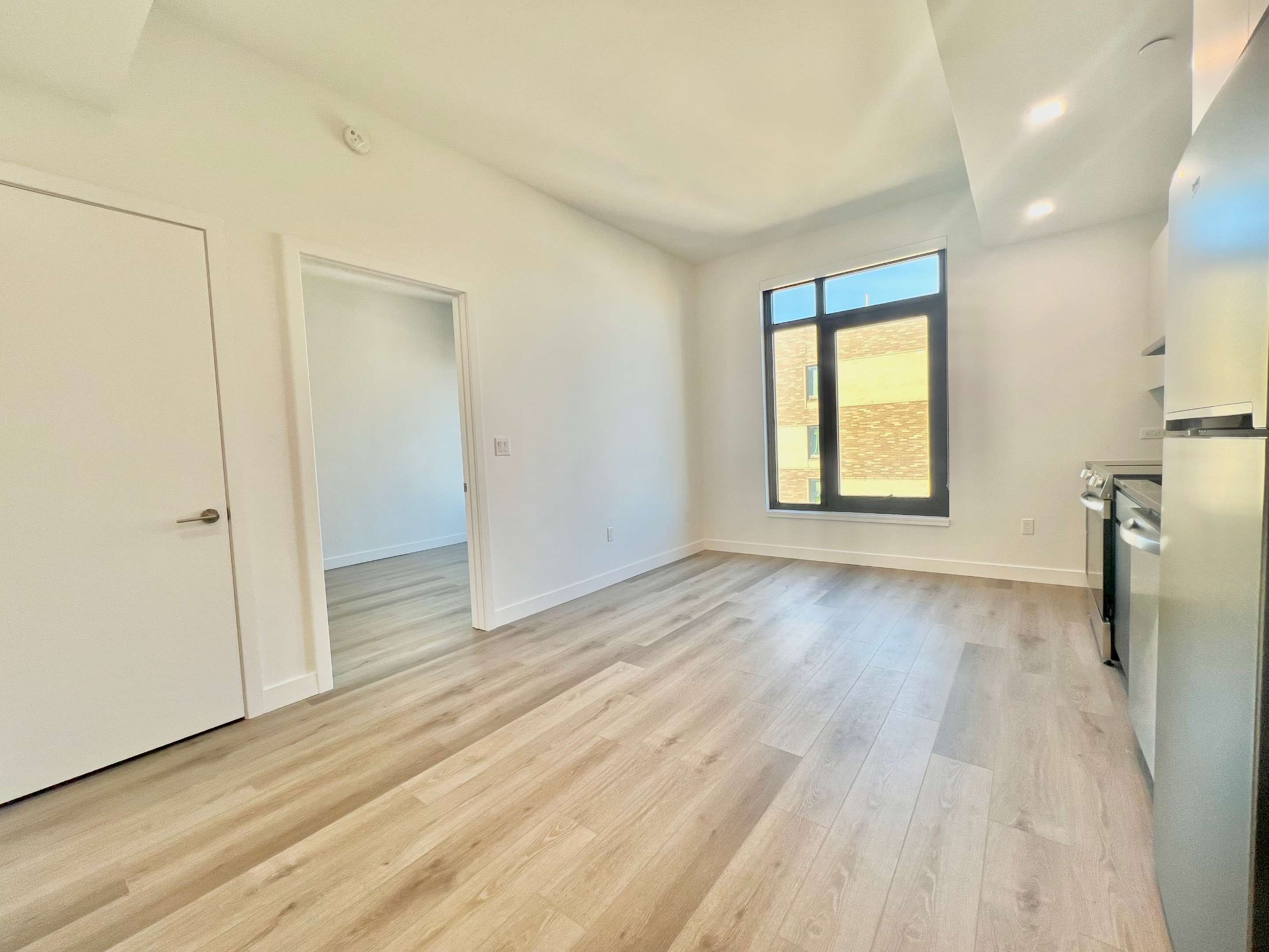 299 E 161st Street #905, Bronx, NY 10451