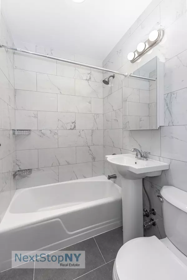 Manhattan, NY 10028,405 E 82ND Street #5E