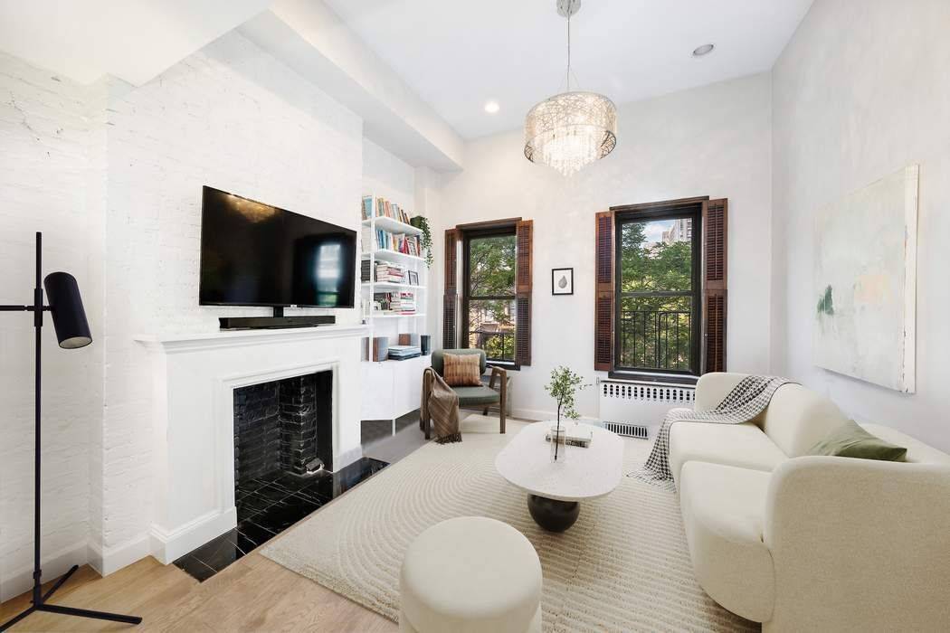 348 E 89th Street #9W, Manhattan, NY 10128