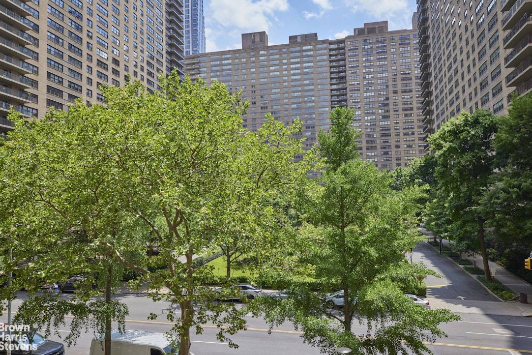 Manhattan, NY 10023,165 W END Avenue #3G