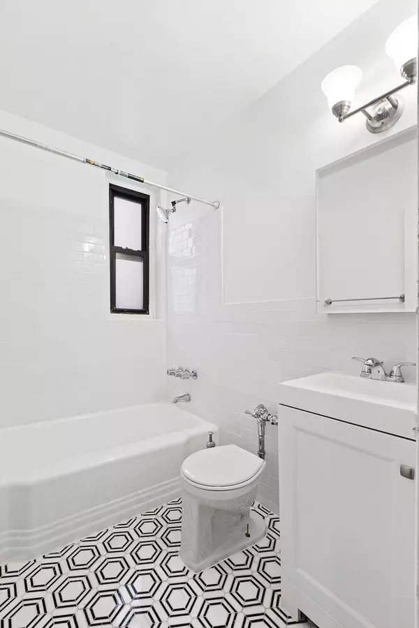 Manhattan, NY 10021,1420 YORK Avenue #7M