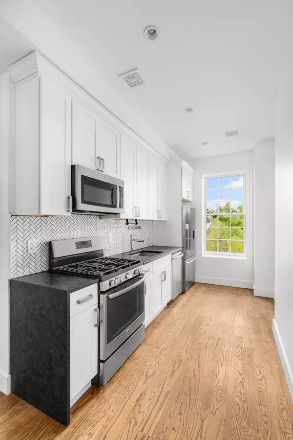 Brooklyn, NY 11221,935 LAFAYETTE Avenue #2