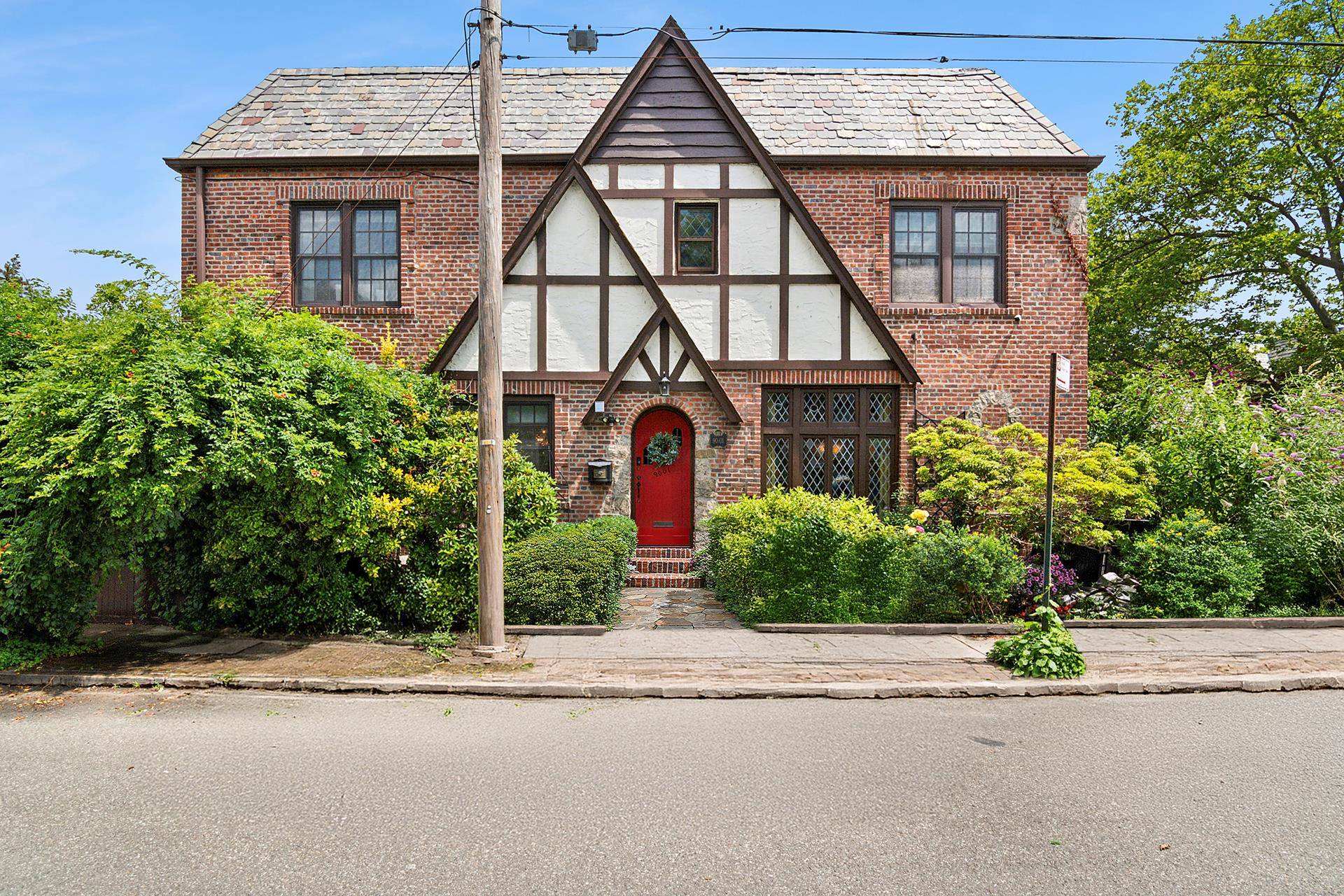 90-01 68TH Avenue, Queens, NY 11375