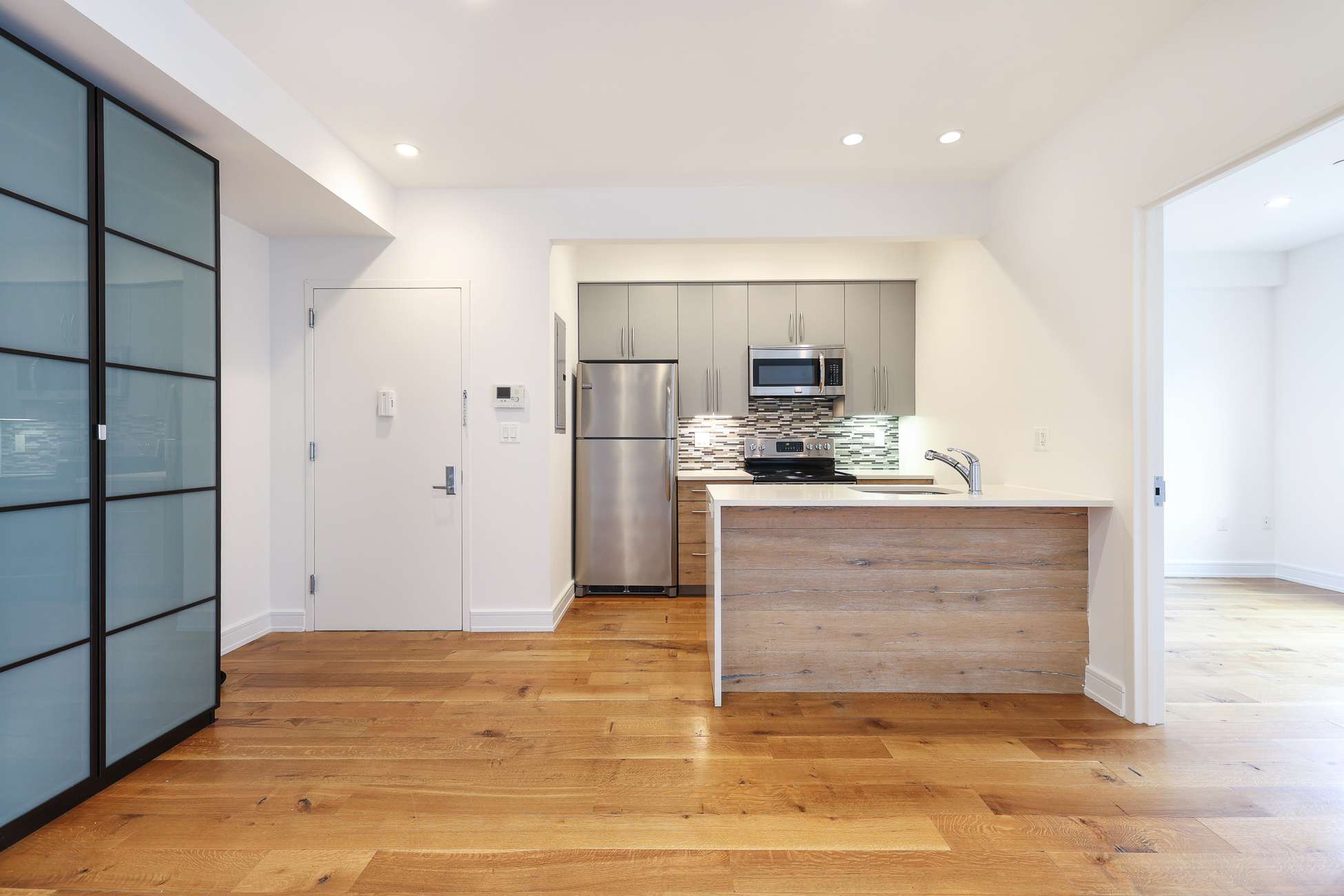 Brooklyn, NY 11222,95 Kingsland Avenue #3B