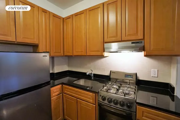 486 E 74TH Street #3D, Manhattan, NY 10021