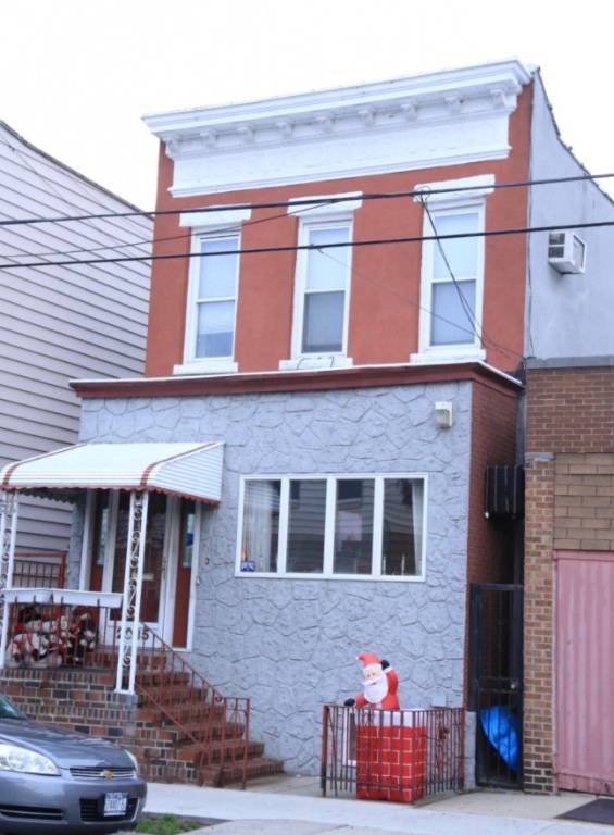 20-35 Menahan Street, Brooklyn, NY 11221