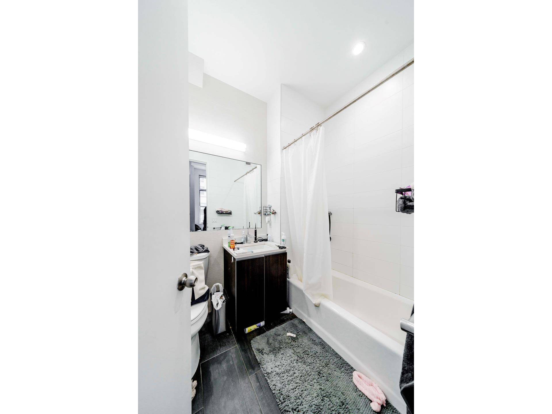 321 W 37TH Street #3H, Manhattan, NY 10018