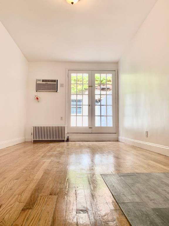 317 W 29th Street #1B, Manhattan, NY 10001