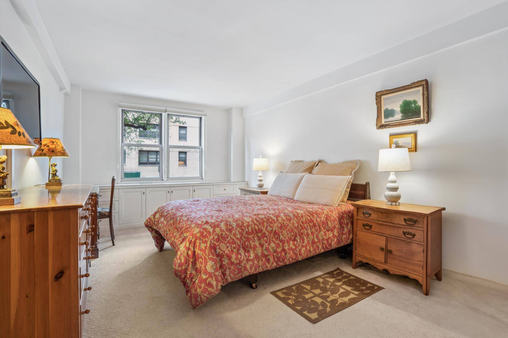 Manhattan, NY 10021,241 E 76TH Street #2E