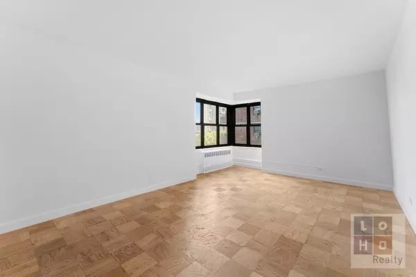 Manhattan, NY 10002,383 Grand Street #M705