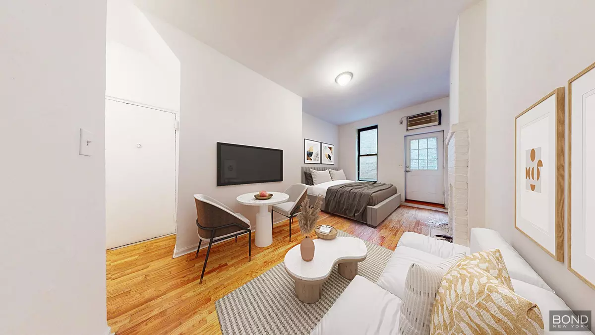 Manhattan, NY 10014,41 Bedford Street #1D