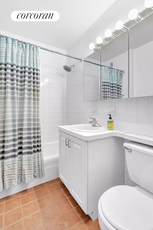 Manhattan, NY 10128,1641 3RD Avenue #18C