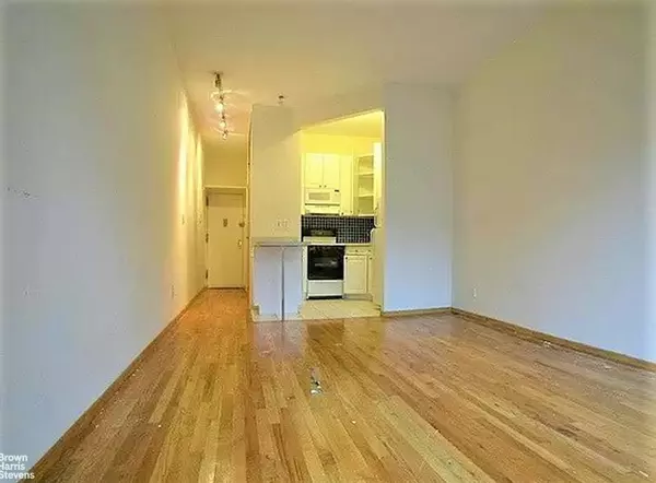 Manhattan, NY 10021,339 E 65TH Street #5B