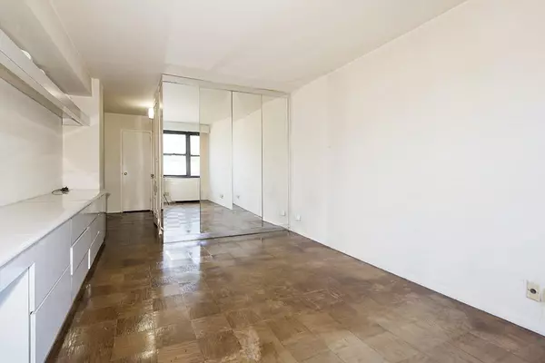 Manhattan, NY 10010,245 E 25th Street #15-F