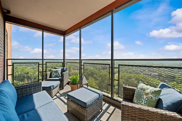 Bronx, NY 10471,5500 FIELDSTON Road #8AA