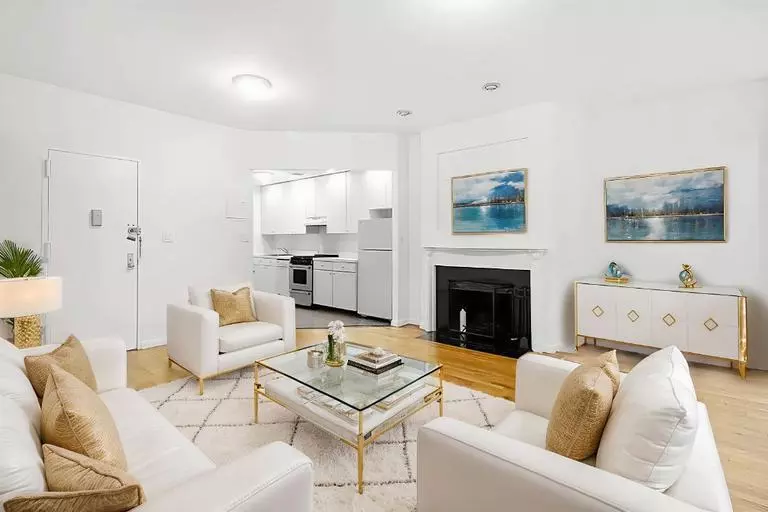 Manhattan, NY 10065,40 E 65th Street #4R
