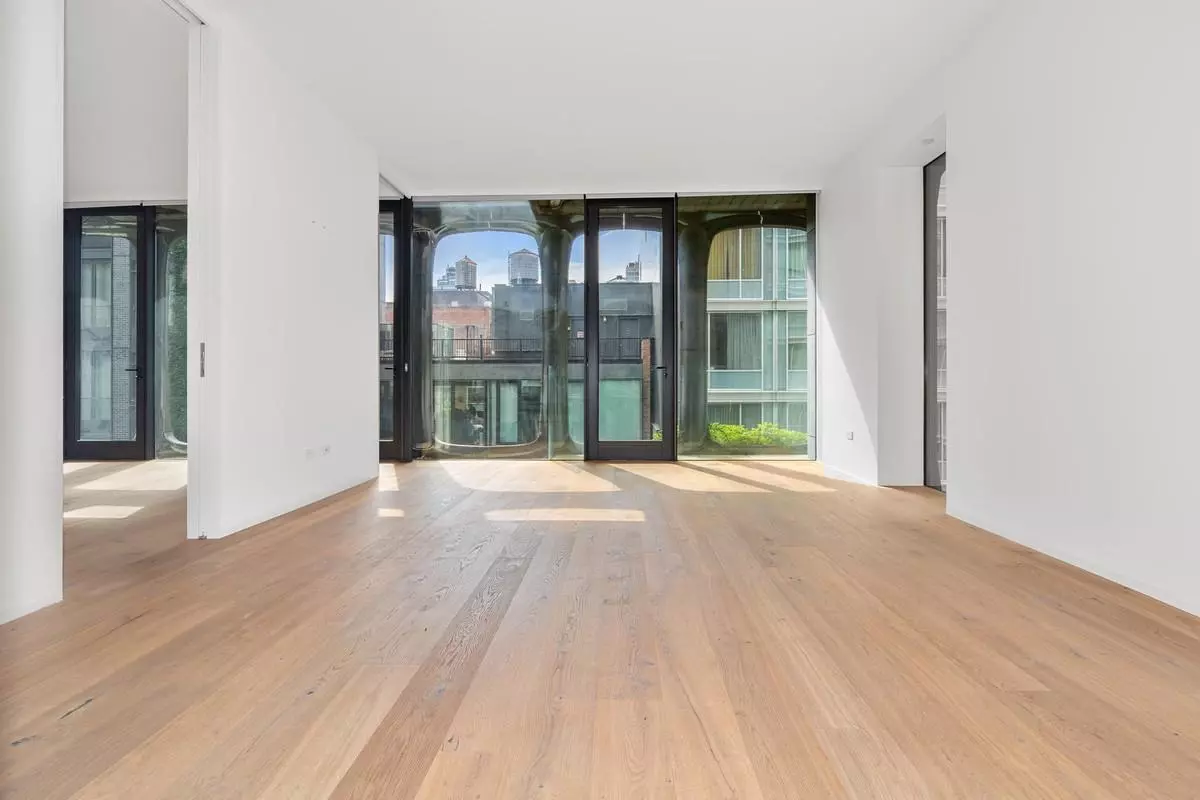 Manhattan, NY 10013,325 W Broadway #5-C